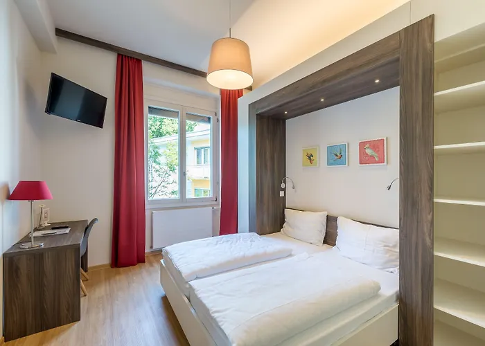 Graz-hbf 3* グラーツ